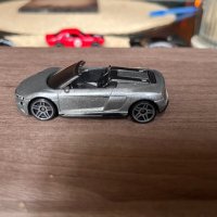 Hot wheels Audi R8 Spyder, снимка 1 - Колекции - 42460770