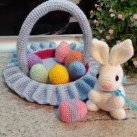 Великденски подаръци. Зайчето +7 яйцата в кошницата. Плетена играчка. Ръчно изработени., снимка 7 - Плюшени играчки - 40207405
