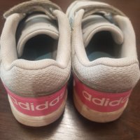 Детски маратонки Adidas, снимка 3 - Детски маратонки - 41459644