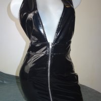 S/M Divided by H&M черна лачена/винил рокля с дълбоко деколте и цип отпред, снимка 4 - Рокли - 42588968