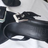 Черни велурени сандали на ток Bershka , снимка 10 - Дамски обувки на ток - 39926843