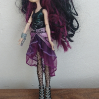 Кукла Ever After High Regina Raven, снимка 1 - Кукли - 44819097