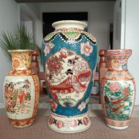Продавам 3 броя красиви и стари вази.Китай.Обявената цена е за всичките.Голямата е маркирана., снимка 1 - Антикварни и старинни предмети - 40479583