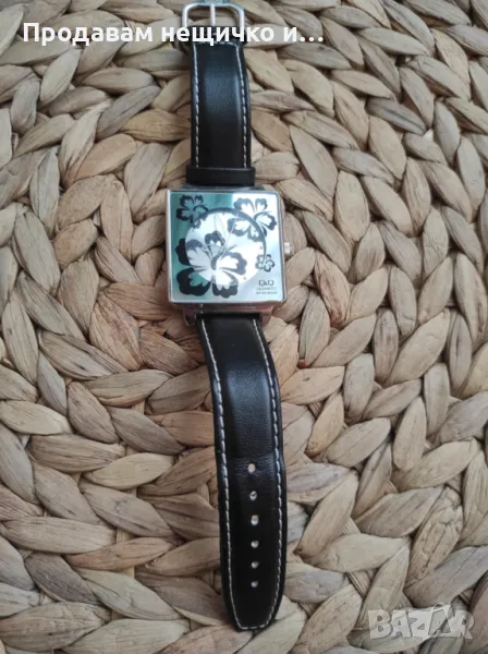 Лот от часовник и два медальона, снимка 1