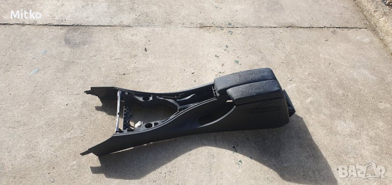 Подлакътник БМВ》BMW E90, снимка 1