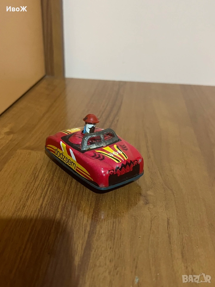 Стара унгарска ламаринена количка, снимка 1