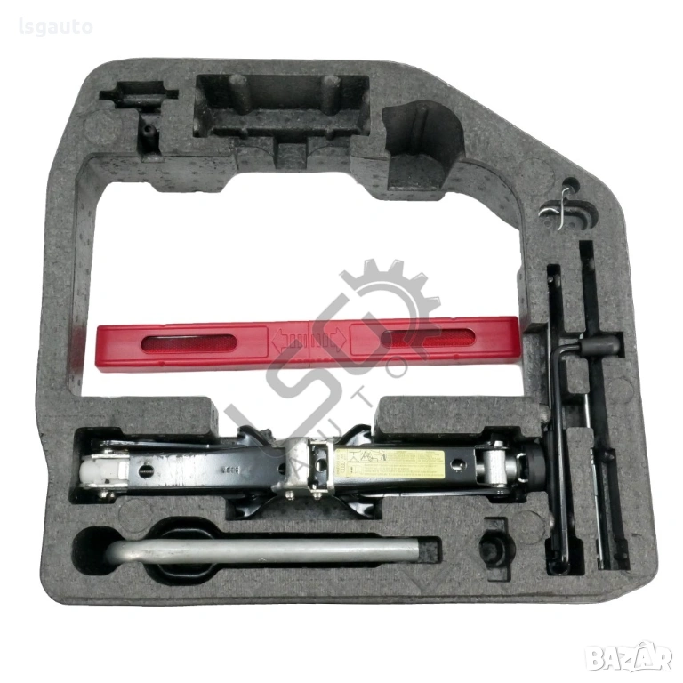 Комплект крик,ключ за джанти и кука за теглене AUDI A4 (B8) 2008-2015 ID: 156943, снимка 1