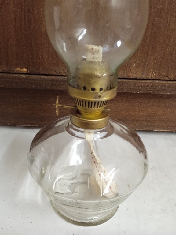 Голяма настолна газена лампа - 2 броя в Настолни лампи в гр. Батак -  ID39706363 — Bazar.bg