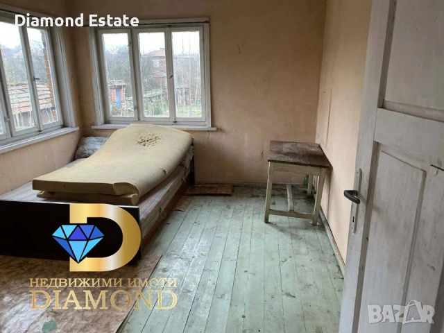 Две къщи в един двор в село Полски Градец, обл. Стара Загора, снимка 7 - Къщи - 53810489