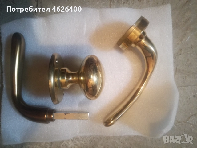 Продавам Месингова топка и две дръжки едната с квадрат от входна врата , снимка 3 - Входни врати - 52109279