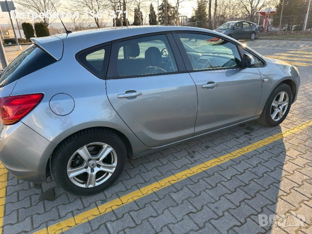 Opel Astra J, снимка 6 - Автомобили и джипове - 53784923