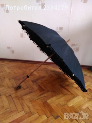 Дамски чадъри и шапка и чанта много стари в добро състояние,носени от Английски аристократки., снимка 4 - Антикварни и старинни предмети - 39642595