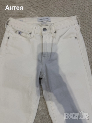 Продавам дамски бели дънки на Calvin Clain, снимка 2 - Дънки - 52943733