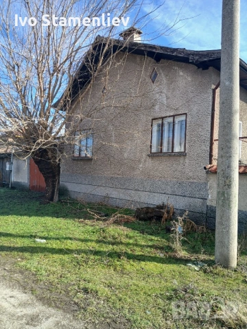 Продава се къща