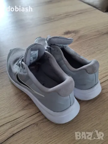 Nike маратонки , снимка 2 - Детски маратонки - 49760031