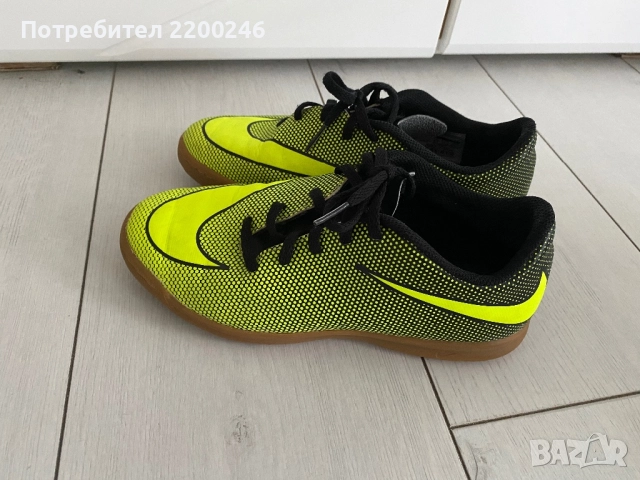 Nike детски маратонки, снимка 2 - Детски маратонки - 48580702