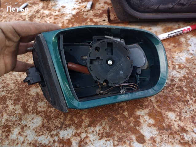 Дясно огледало Мерцедес W210, снимка 3 - Части - 39360070