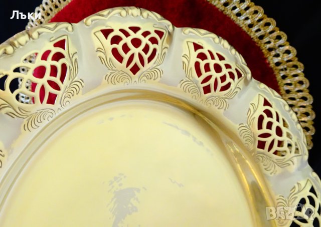 Бронзова чиния с ажур 23 см.,бароков релеф. , снимка 2 - Антикварни и старинни предмети - 40589349