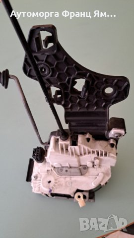 P04589922AG ЗАДНА ДЯСНА БРАВА ЗА GR.CHEROKEE