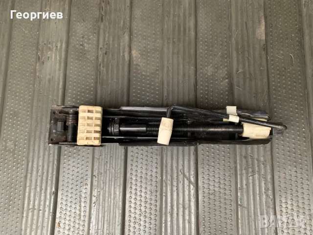 Крик за БМВ Е60, снимка 2 - Части - 51582702