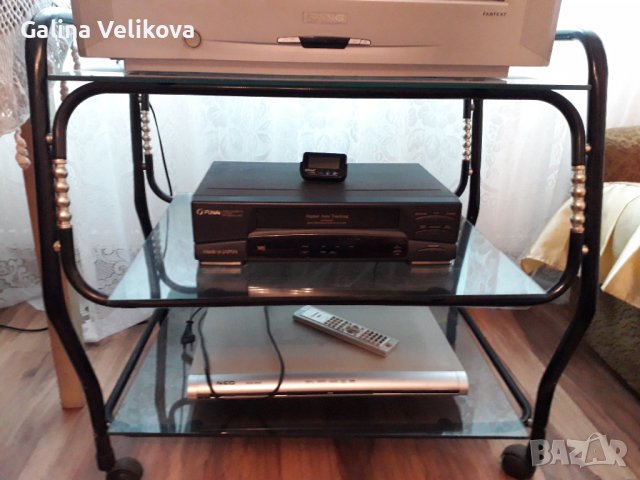 Маса за телевизор стъкло, снимка 1