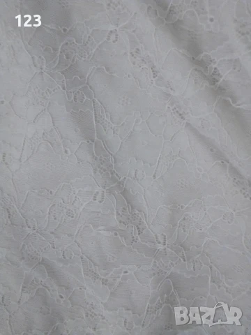 Спортно-елегантна  маркова дантелена  рокля в чаен цвят (кремаво-телесен) с камъчета-диамантчета, снимка 5 - Рокли - 50622344