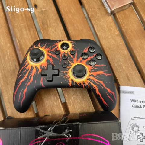 Безжичен гейминг контролер с RGB подсветка и уникален огнен дизайн (Flames / Lava)