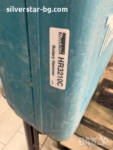 Екектрически  Перфоратор MAKITA HR3210C, снимка 8 - Перфоратори - 53768048