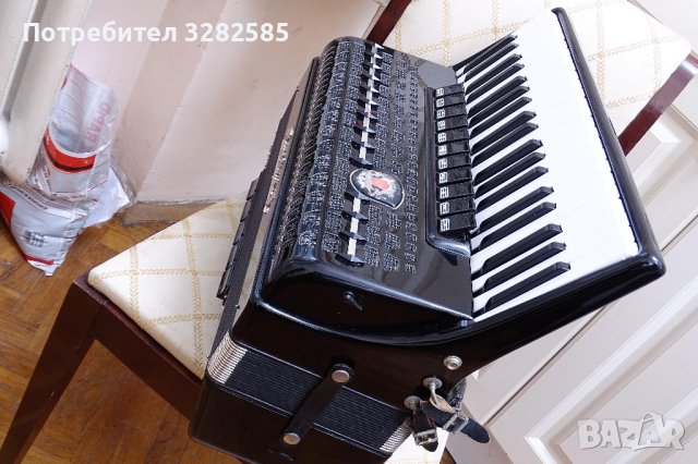 Акордеон Роял Стандард Метеор 120 баса, снимка 7 - Акордеони - 41695959