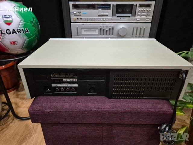 Касетен дек HITACHI D-85s с отличен външен вид, без липси и надрасквания + подарък, снимка 6 - Декове - 53193341