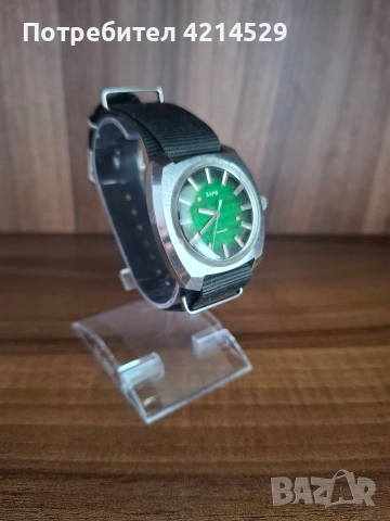 Съветски мъжки часовник, снимка 2 - Антикварни и старинни предмети - 52787854