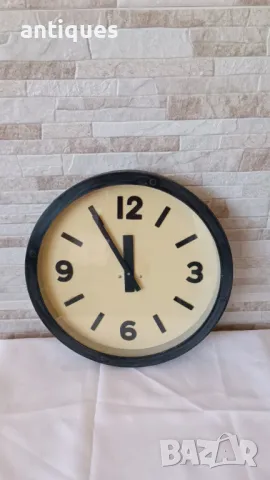 Стар стенен часовник - Радиосинхрон - България - Антика - 1970", снимка 1