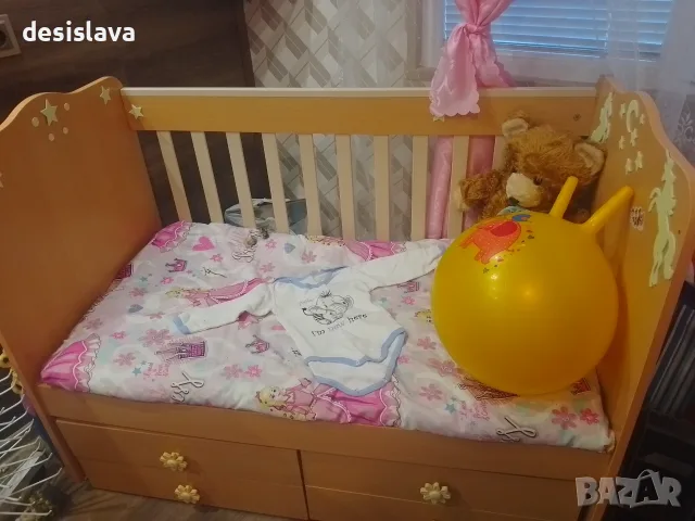Продавам легло и килим за детска стая 