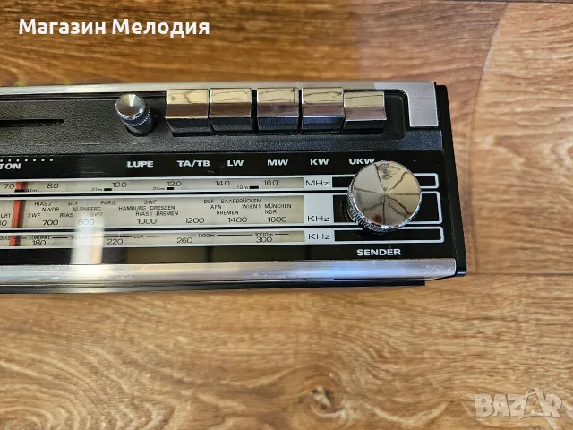 Радио Universum TR 2334 – Немска транзисторна класика в отлично състояние (1970s), снимка 5 - Радиокасетофони, транзистори - 55809876