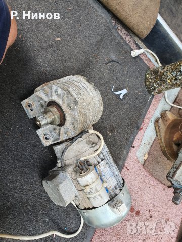 Монофазен ел.двигател 35 оборота  1.1 кW, снимка 2 - Електродвигатели - 42064728