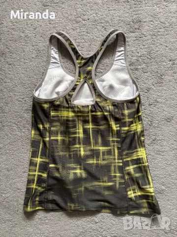 Nike потник с вградено бюстие S, снимка 2 - Спортни екипи - 52193090