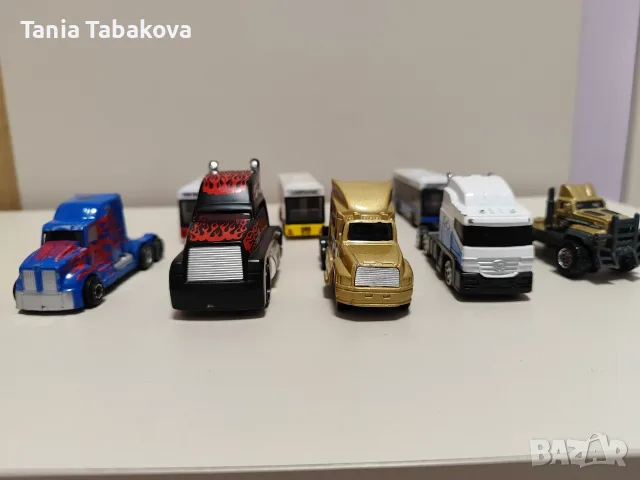 Сет от 8 броя метални камиони и автобуси , снимка 3 - Коли, камиони, мотори, писти - 55806445