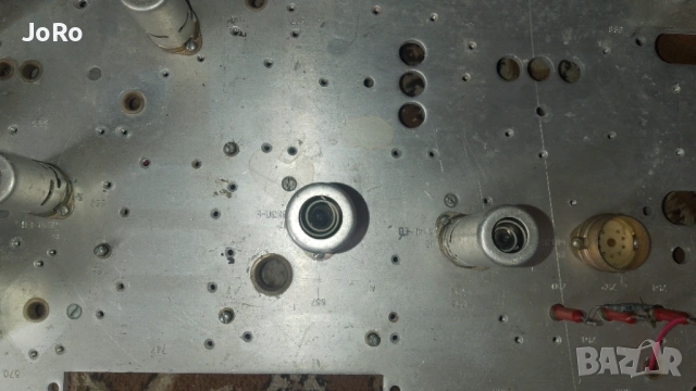 Алуминиево шаси от Р-250 заедно с осем лампи. , снимка 4 - Ресийвъри, усилватели, смесителни пултове - 53041069