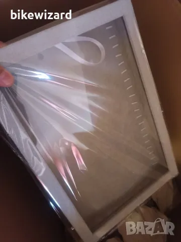 BELLE VOUS Сива кадифена поставка за бижута 20 кукички стъклен капак НОВО, снимка 6 - Други - 49858419