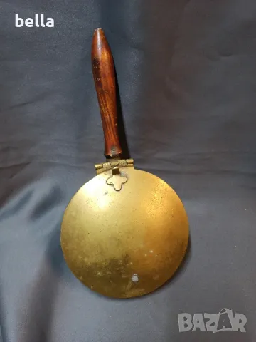 СТАР БРОНЗОВ СЪД С КАПАК И ДЪРВЕНА ДРЪЖКА