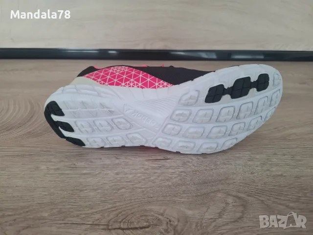 Продавам дамски маратонки Reebok Insta pump., снимка 4 - Маратонки - 55707011