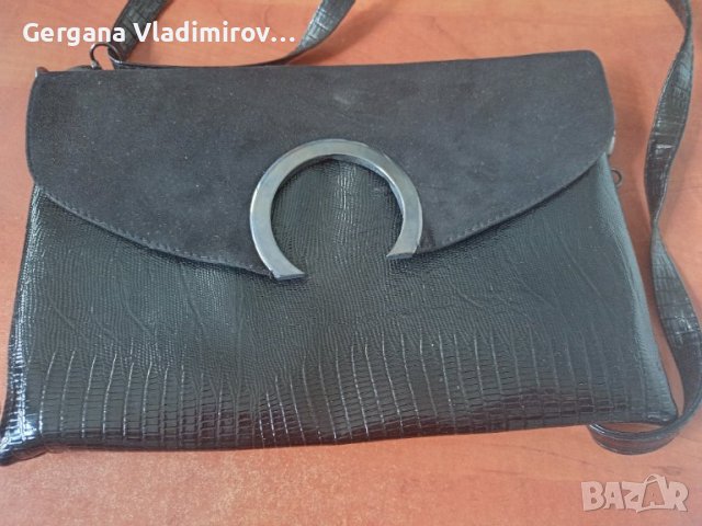 Дамска чанта черна, снимка 1 - Чанти - 42625635