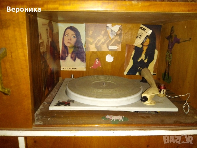 Радио грамофон Лира 10, снимка 2 - Радиокасетофони, транзистори - 52384181