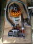 Продавам прахосмукачка Dyson DC52 ., снимка 1
