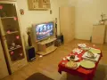 обзавеждане за всекидневна гардероб,етажерка,тв маса,4 отделни секции и маса, снимка 1