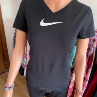 Nike черна дамска тениска, снимка 6 - Тениски - 40745195