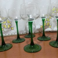 Ретро стъклени чаши за вино , снимка 1 - Антикварни и старинни предмети - 44343749