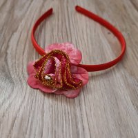 Красива червена диадема с цвете от плат, снимка 7 - Аксесоари за коса - 35851732