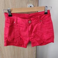 Къси червени панталонки, снимка 1 - Къси панталони и бермуди - 40253915