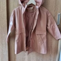 Дъждобран шлифер Zara, снимка 1 - Детски якета и елеци - 41351624